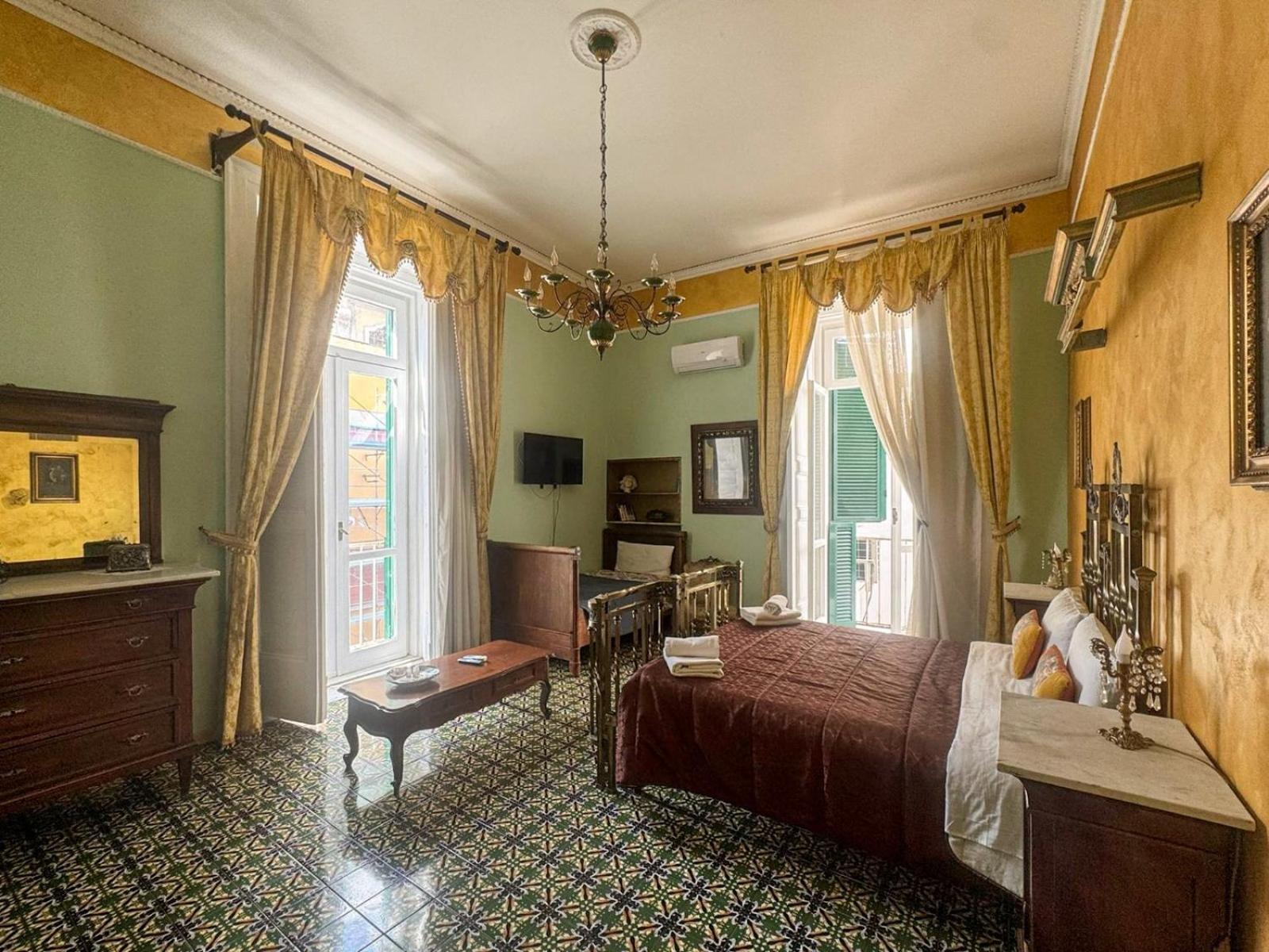 Deluxe Double or Twin Room City View