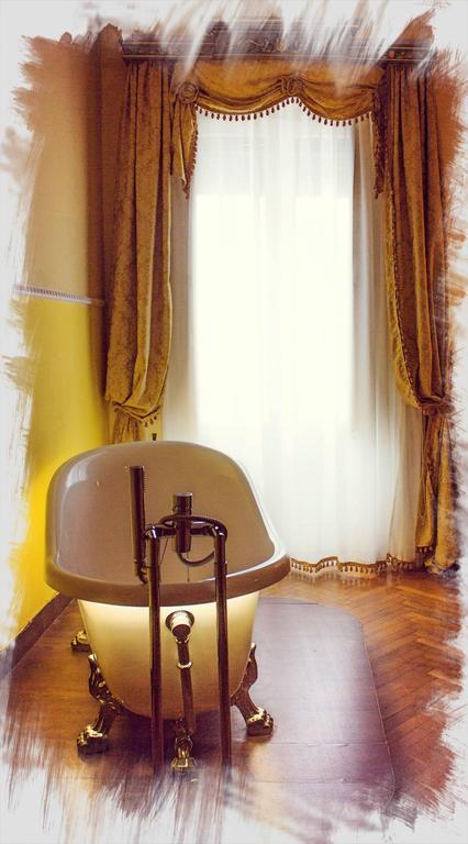 Deluxe Double Room Bath